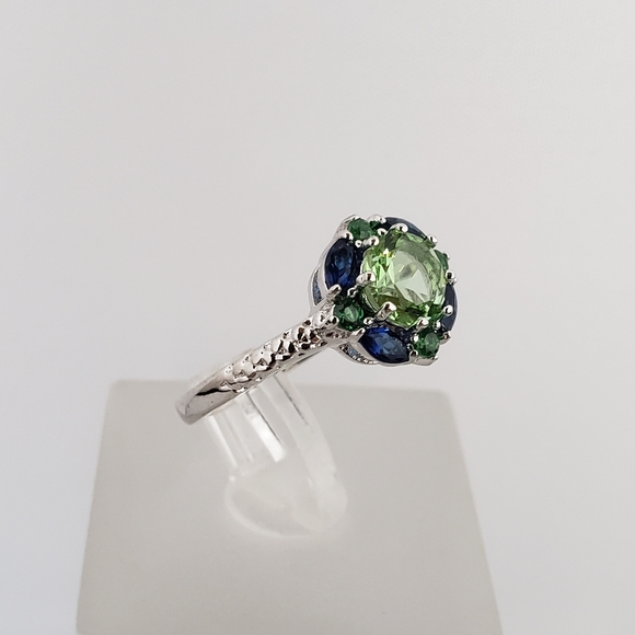 18k Mandala Ring - Picture 5 of 8